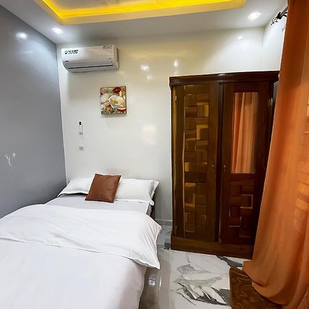 Villa Adja Nafy A Saly Gandigal エクステリア 写真