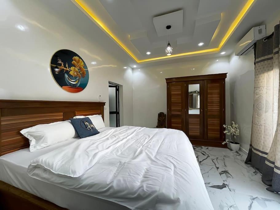 Villa Adja Nafy A Saly Gandigal エクステリア 写真