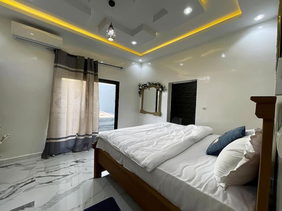 Villa Adja Nafy A Saly Gandigal エクステリア 写真