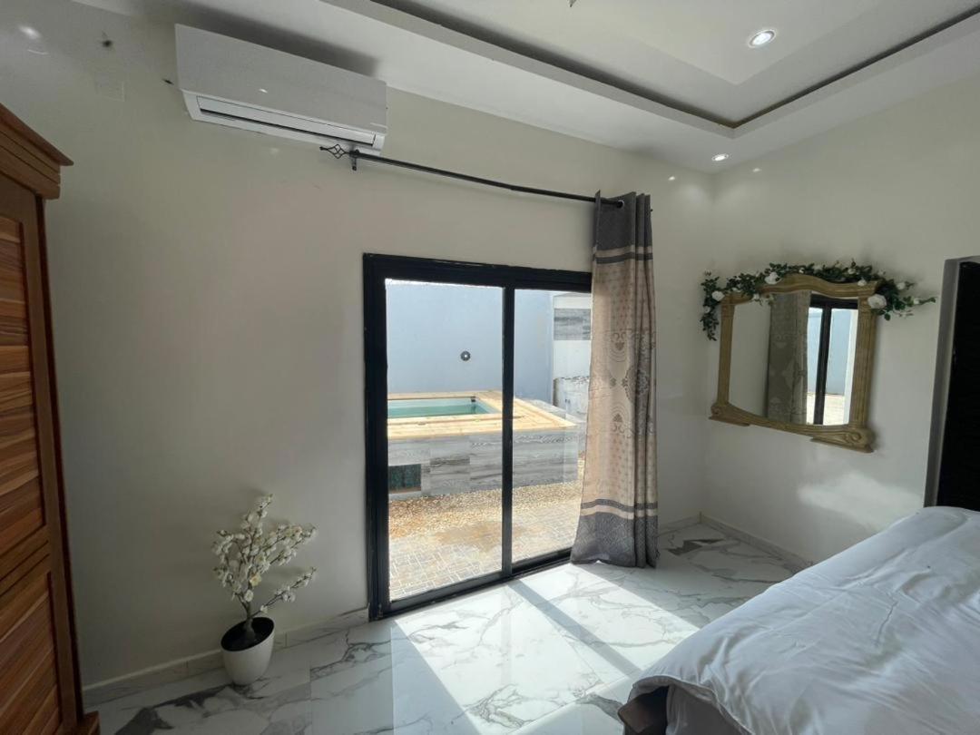 Villa Adja Nafy A Saly Gandigal エクステリア 写真